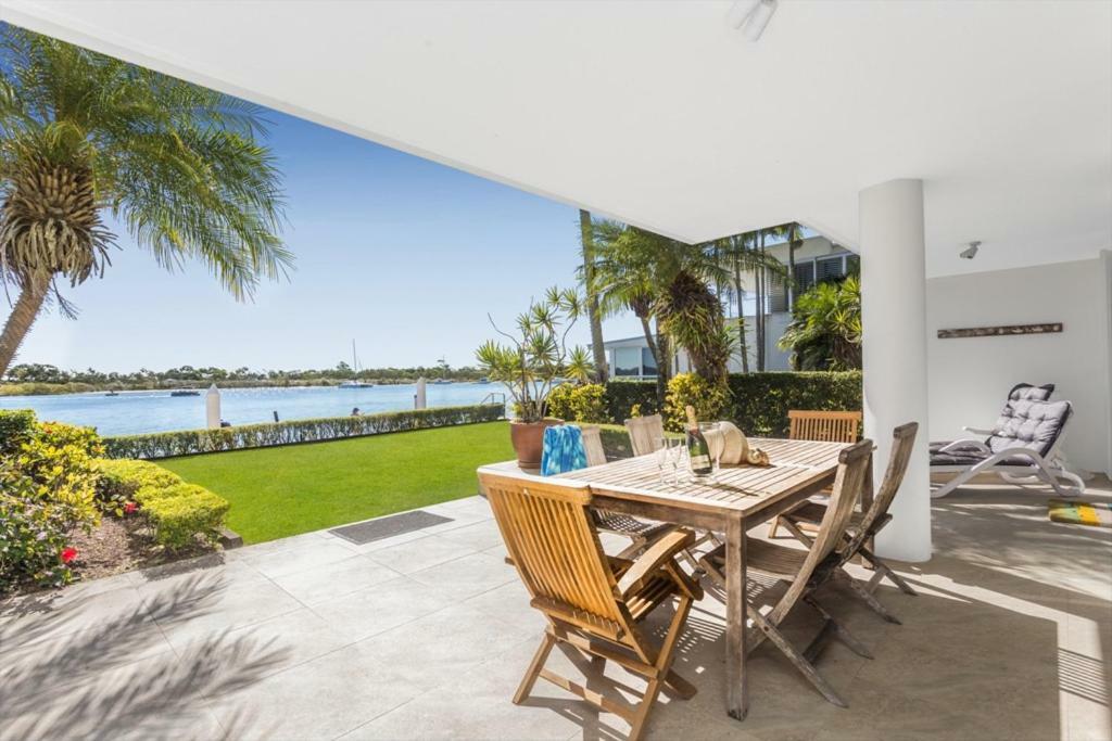 Апарт отель Noosa Quays Экстерьер фото